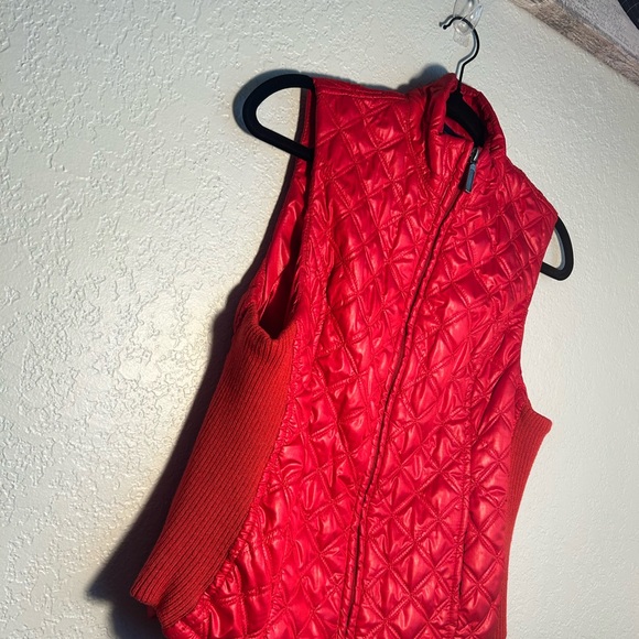 Westbound Petite Women’s Fire Red Zip Up Vest Size Petite Small - Picture 2 of 5